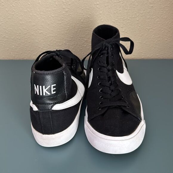 NIKE SB Blazer Court Mid Black & White Men\'s 10 main image 12